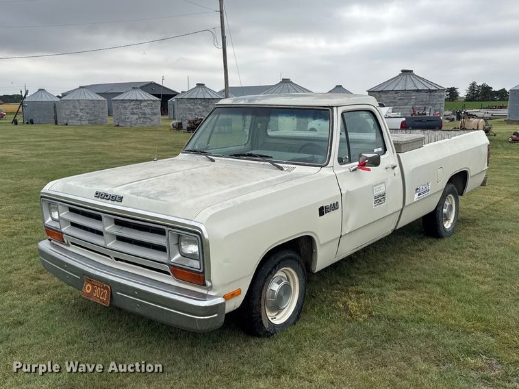 image for item EW4817 1987 Dodge D150 pickup truck