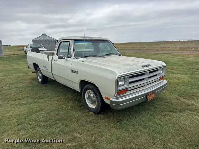 image for item EW4817 1987 Dodge D150 pickup truck