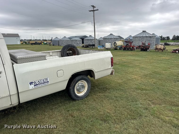 image for item EW4817 1987 Dodge D150 pickup truck