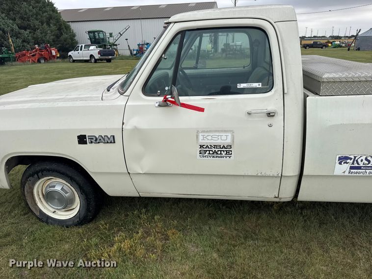 image for item EW4817 1987 Dodge D150 pickup truck