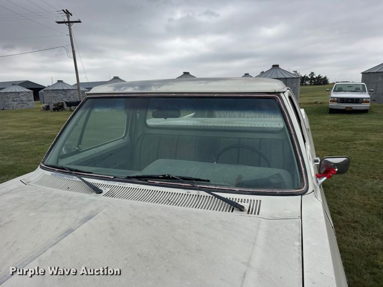 image for item EW4817 1987 Dodge D150 pickup truck