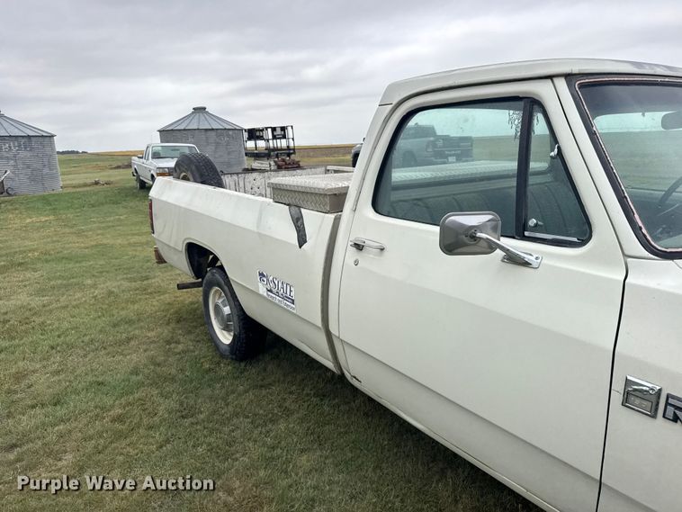 image for item EW4817 1987 Dodge D150 pickup truck