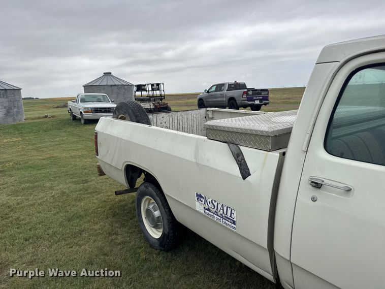 image for item EW4817 1987 Dodge D150 pickup truck