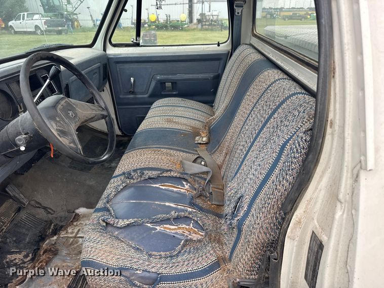 image for item EW4817 1987 Dodge D150 pickup truck