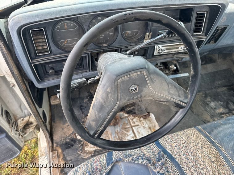 image for item EW4817 1987 Dodge D150 pickup truck