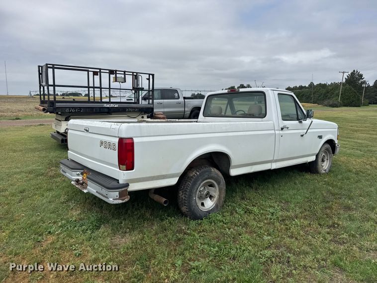 image for item EW4818 1995 Ford F150 XL pickup truck