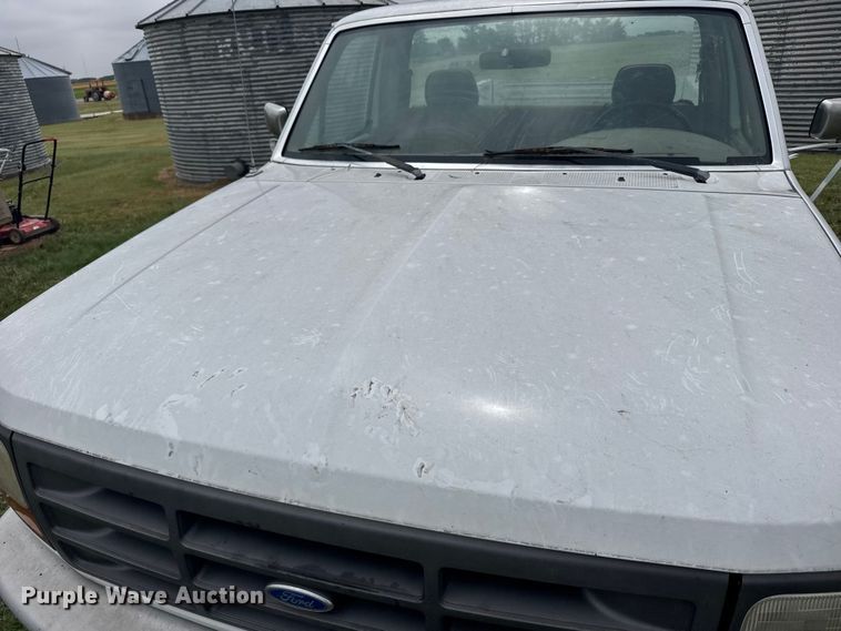 image for item EW4818 1995 Ford F150 XL pickup truck