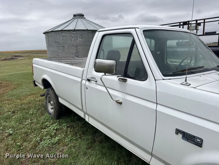 image for item EW4818 1995 Ford F150 XL pickup truck