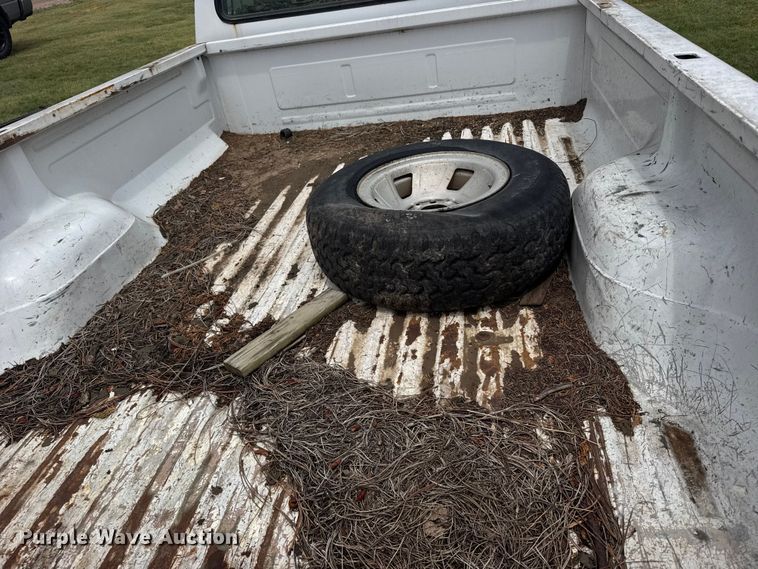 image for item EW4818 1995 Ford F150 XL pickup truck