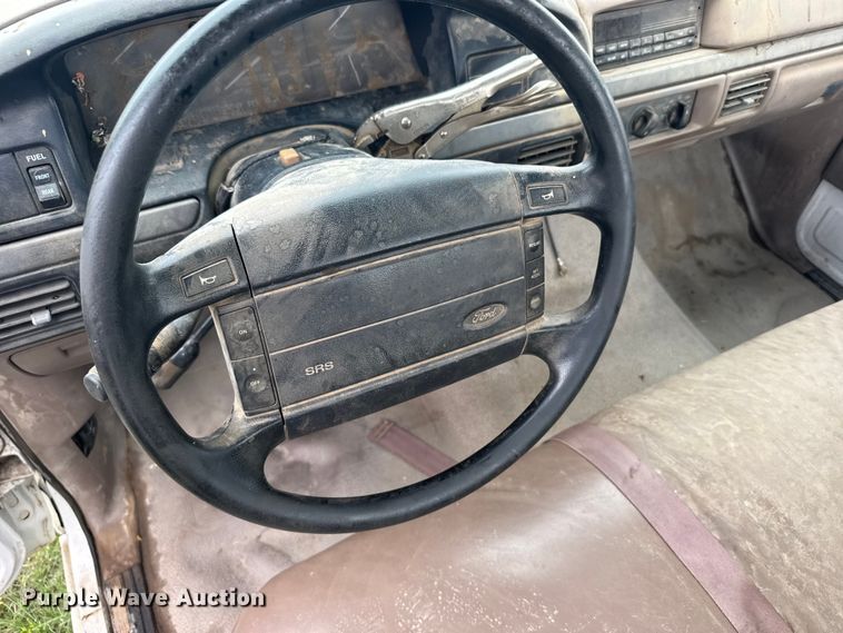 image for item EW4818 1995 Ford F150 XL pickup truck