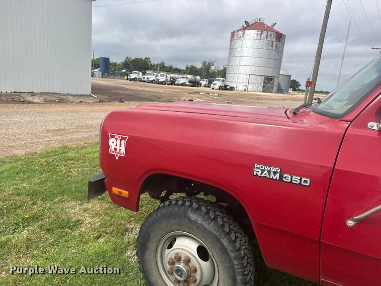 image for item EW4821 1992 Dodge Ram 350 pickup truck cab and chassis