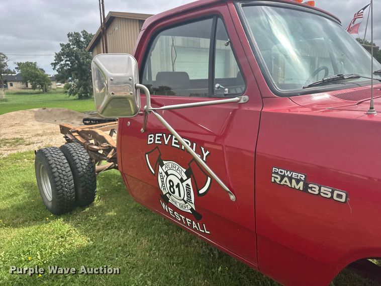 image for item EW4821 1992 Dodge Ram 350 pickup truck cab and chassis