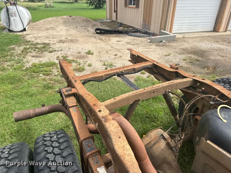 image for item EW4821 1992 Dodge Ram 350 pickup truck cab and chassis