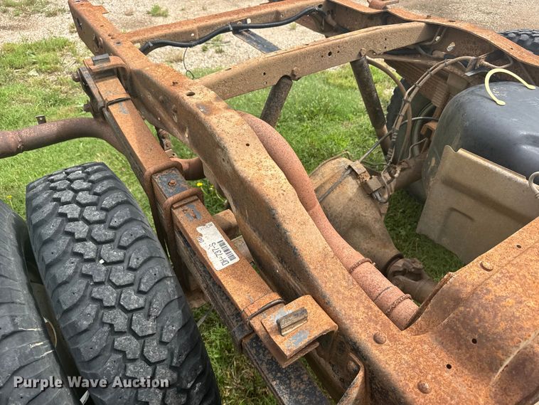 image for item EW4821 1992 Dodge Ram 350 pickup truck cab and chassis