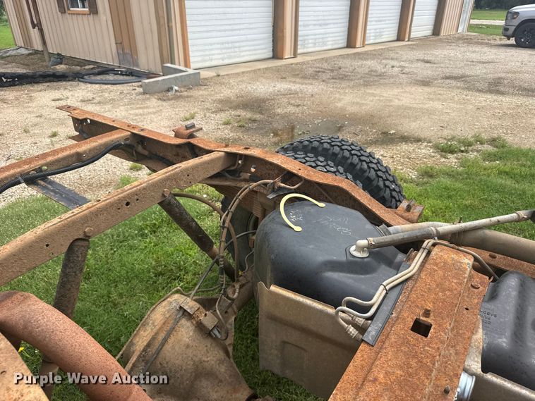 image for item EW4821 1992 Dodge Ram 350 pickup truck cab and chassis