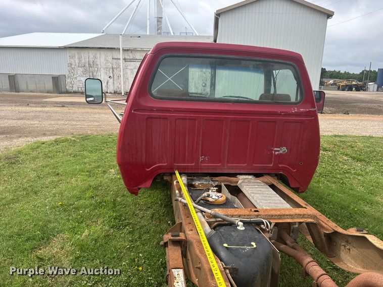 image for item EW4821 1992 Dodge Ram 350 pickup truck cab and chassis