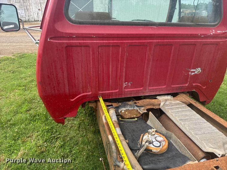 image for item EW4821 1992 Dodge Ram 350 pickup truck cab and chassis