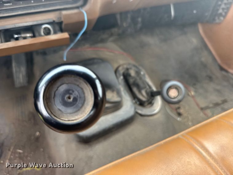 image for item EW4821 1992 Dodge Ram 350 pickup truck cab and chassis