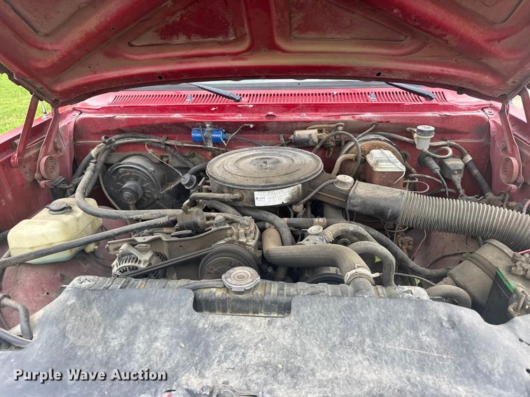 image for item EW4821 1992 Dodge Ram 350 pickup truck cab and chassis