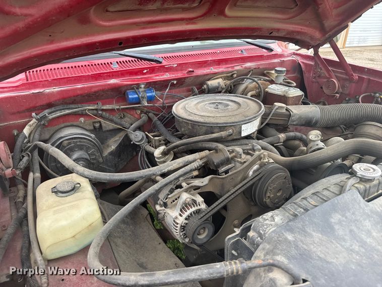 image for item EW4821 1992 Dodge Ram 350 pickup truck cab and chassis