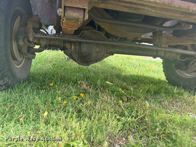 image for item EW4821 1992 Dodge Ram 350 pickup truck cab and chassis