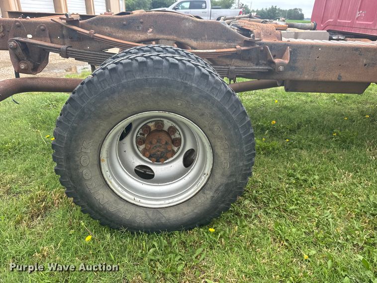 image for item EW4821 1992 Dodge Ram 350 pickup truck cab and chassis