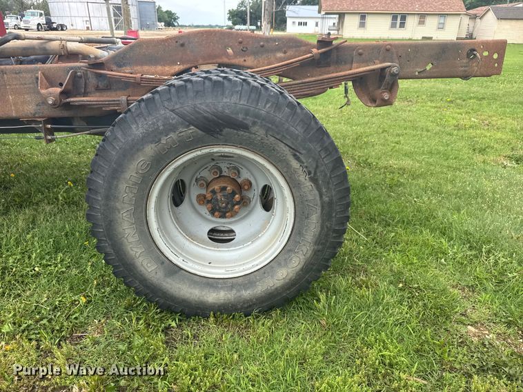 image for item EW4821 1992 Dodge Ram 350 pickup truck cab and chassis