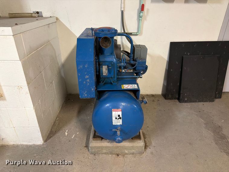 image for item EX5494 Quincy air compressor