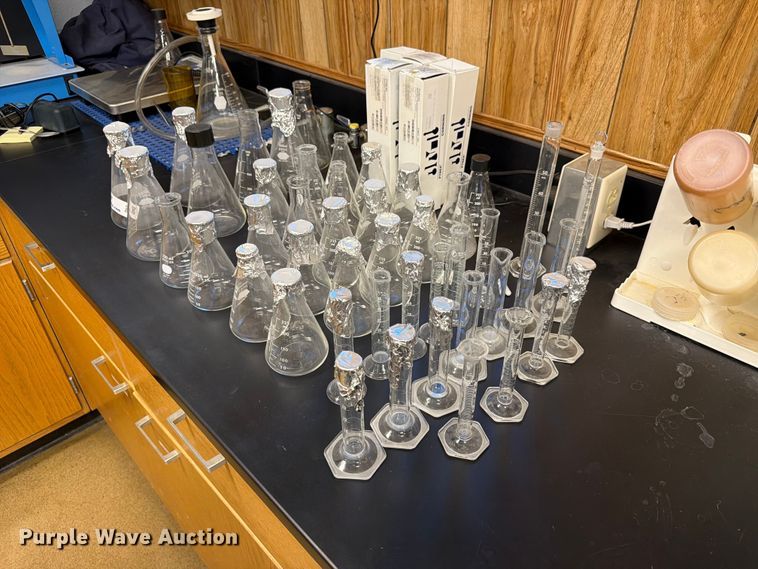 image for item EX5497 Laboratory equipment