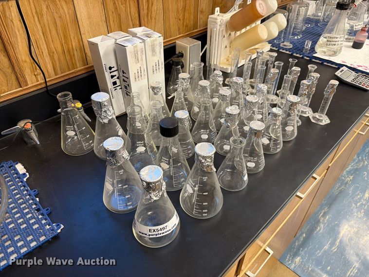 image for item EX5497 Laboratory equipment