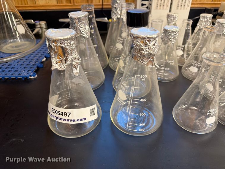 image for item EX5497 Laboratory equipment