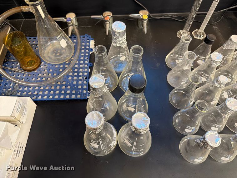 image for item EX5497 Laboratory equipment