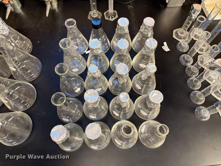 image for item EX5497 Laboratory equipment