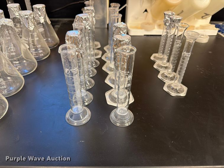 image for item EX5497 Laboratory equipment