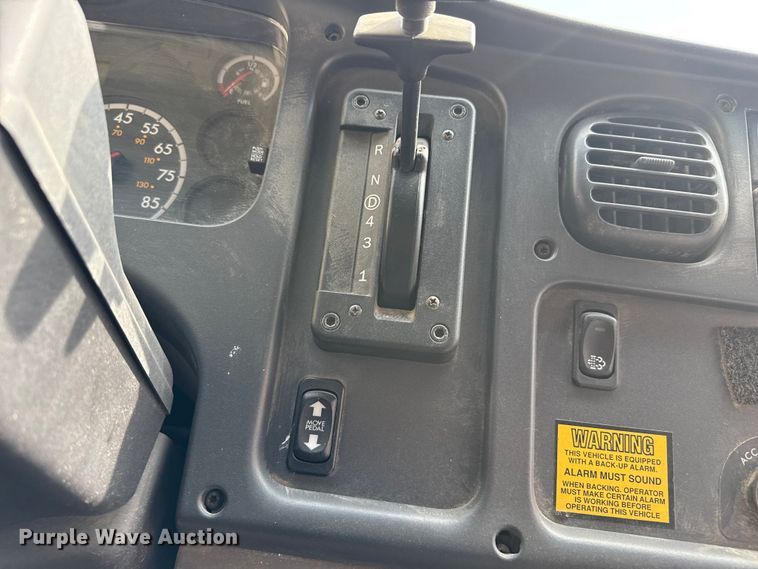 image for item FB6727 2009 Freightliner B2 school bus