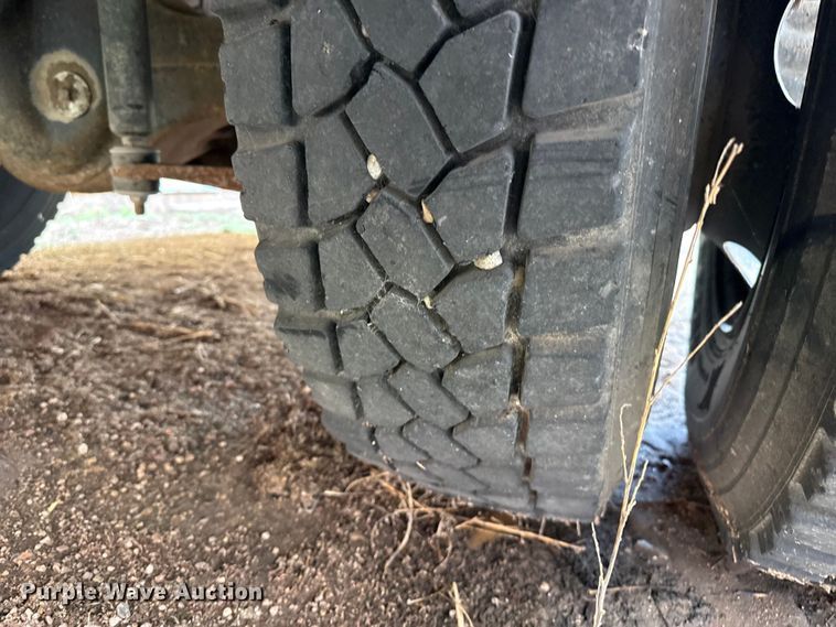image for item FB6727 2009 Freightliner B2 school bus