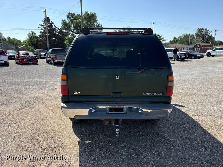 image for item FB6744 2003 Chevrolet Tahoe SUV
