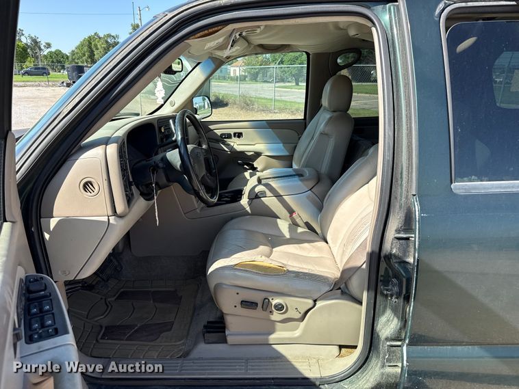image for item FB6744 2003 Chevrolet Tahoe SUV