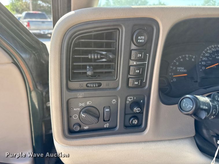 image for item FB6744 2003 Chevrolet Tahoe SUV