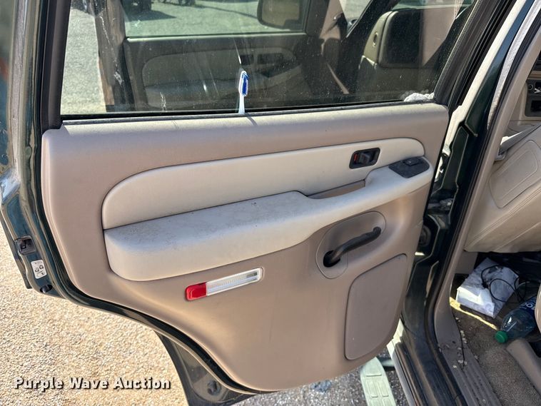 image for item FB6744 2003 Chevrolet Tahoe SUV