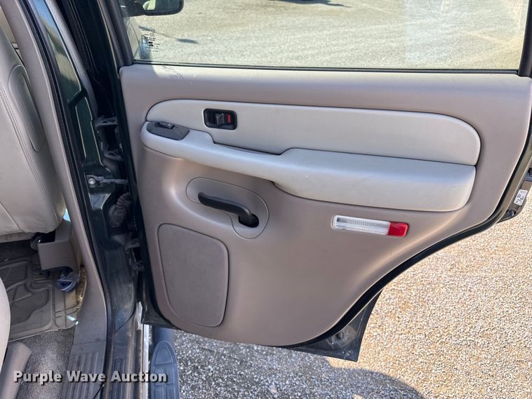 image for item FB6744 2003 Chevrolet Tahoe SUV
