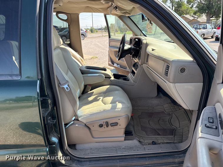image for item FB6744 2003 Chevrolet Tahoe SUV