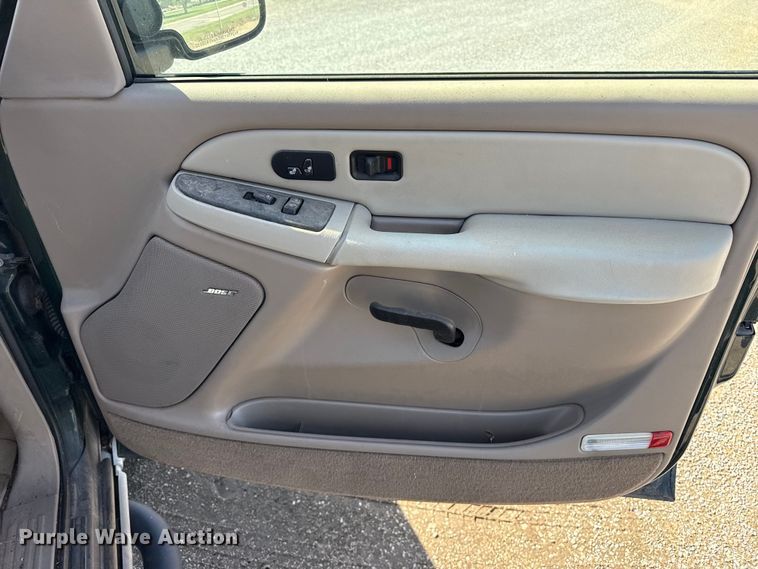 image for item FB6744 2003 Chevrolet Tahoe SUV