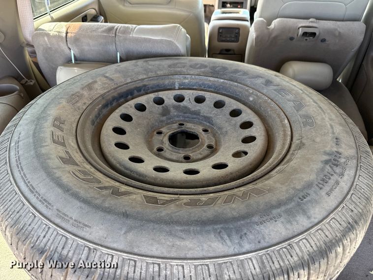 image for item FB6744 2003 Chevrolet Tahoe SUV