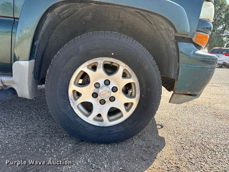 image for item FB6744 2003 Chevrolet Tahoe SUV