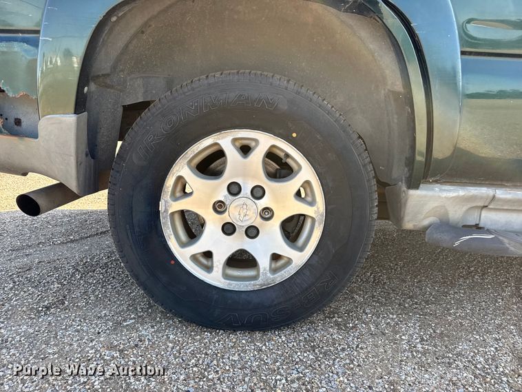 image for item FB6744 2003 Chevrolet Tahoe SUV