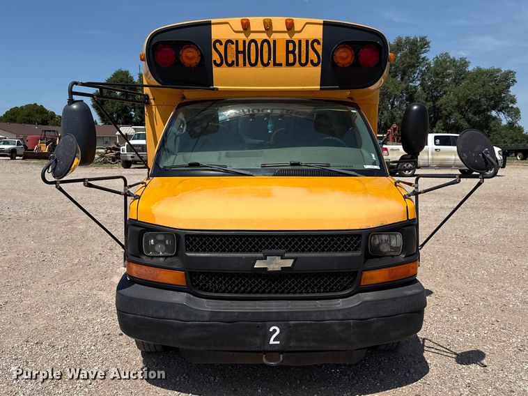 image for item FB6768 2005 Chevrolet Blue Bird school bus