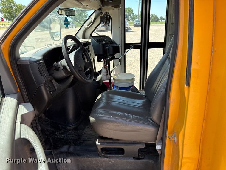 image for item FB6768 2005 Chevrolet Blue Bird school bus