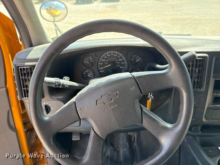 image for item FB6768 2005 Chevrolet Blue Bird school bus