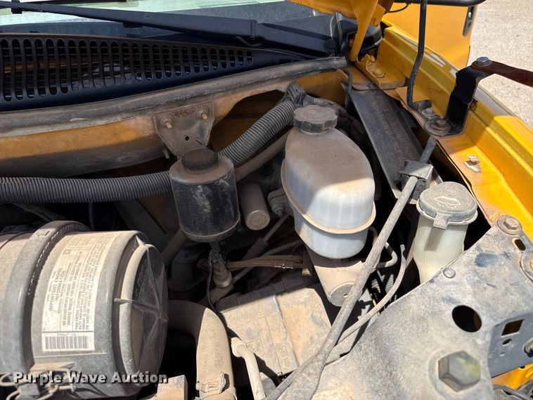 image for item FB6768 2005 Chevrolet Blue Bird school bus